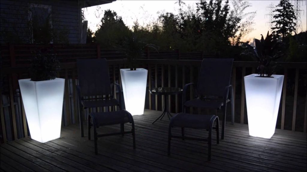 outdoor lighting ideas for patios - pots and planters