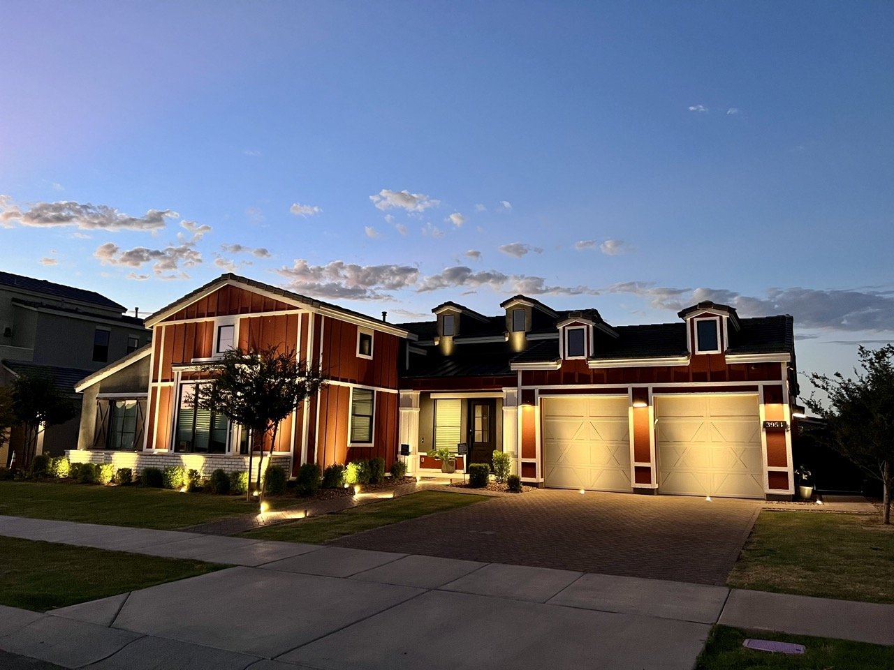 Phoenix home after professional landscape lighting